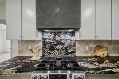 Kitchen - 2532 E Sahuaro Dr, Phoenix, AZ 85028 photo 6 of 9