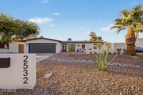 Exterior - 2532 E Sahuaro Dr, Phoenix, AZ 85028 photo 1 of 11