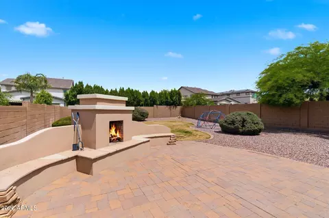 Exterior - 2346 W Dewdrop Trl, Phoenix, AZ 85085 photo 3 of 4