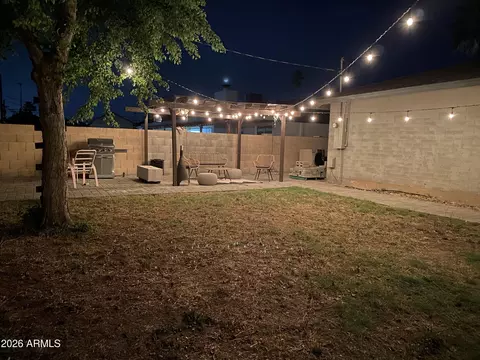 Exterior - 2029 W Coolbrook Ave, Phoenix, AZ 85023 photo 7 of 9