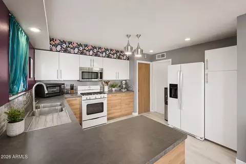 Kitchen - 2029 W Coolbrook Ave, Phoenix, AZ 85023 photo 1 of 2