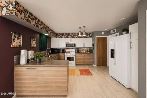 Kitchen - 2029 W Coolbrook Ave, Phoenix, AZ 85023 photo 2 of 2