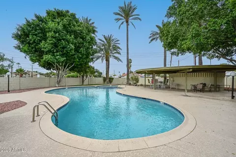 Exterior - 6035 N 10th Pl, Phoenix, AZ 85014 photo 10 of 11