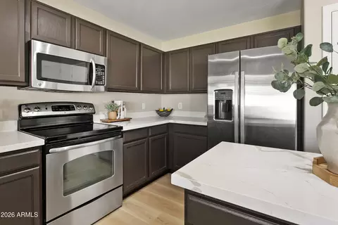 Kitchen - 2134 E Daley Ln, Phoenix, AZ 85024 photo 6 of 6