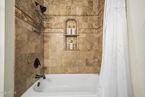 Bath - 4014 E Morrow Dr, Phoenix, AZ 85050 photo 4 of 4