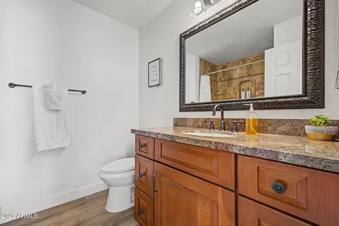 Bath - 4014 E Morrow Dr, Phoenix, AZ 85050 photo 3 of 4