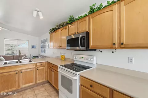 Kitchen - 3004 E Firestone Dr, Chandler, AZ 85249 photo 2 of 5