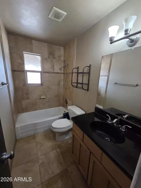 Bath - 101 E Monte Way, Phoenix, AZ 85042 photo 1 of 1