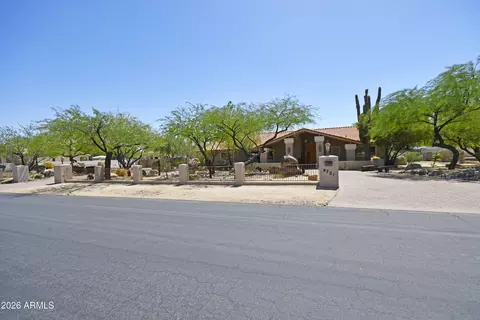 4701 W Misty Willow Ln, Glendale, AZ 85310