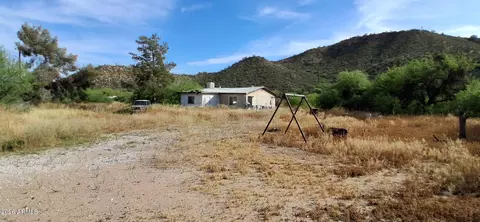 4048 S Cooley Ranch Rd, Winkelman, AZ 85192