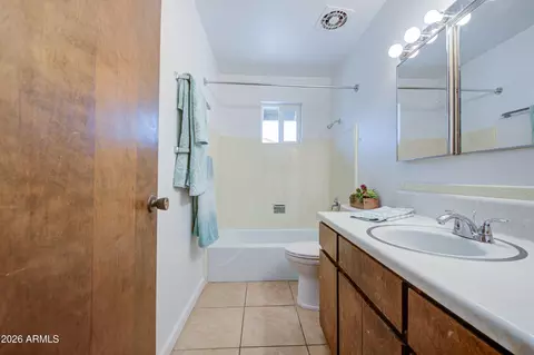 650 N Rennick Dr, Apache Junction, AZ 85120