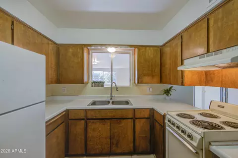 Kitchen - 650 N Rennick Dr, Apache Junction, AZ 85120 photo 3 of 4