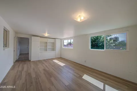 Living - 650 N Rennick Dr, Apache Junction, AZ 85120 photo 2 of 6