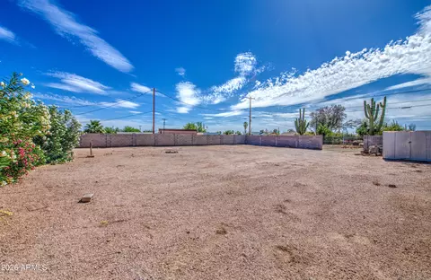 Exterior - 650 N Rennick Dr, Apache Junction, AZ 85120 photo 4 of 8