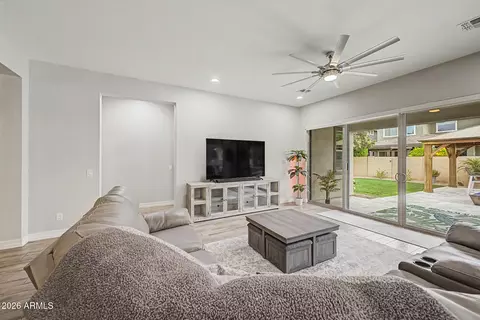 Living - 2943 E Bloomfield Pkwy, Gilbert, AZ 85296 photo 1 of 3