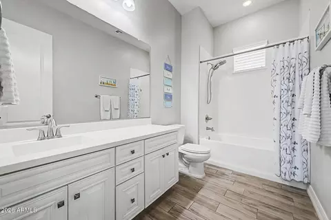 Bath - 2943 E Bloomfield Pkwy, Gilbert, AZ 85296 photo 4 of 4