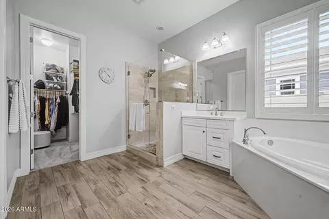 Bath - 2943 E Bloomfield Pkwy, Gilbert, AZ 85296 photo 3 of 4