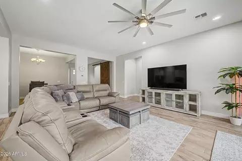 Living - 2943 E Bloomfield Pkwy, Gilbert, AZ 85296 photo 2 of 3