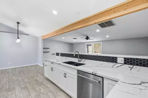 6026 W Juniper Ave, Glendale, AZ 85306