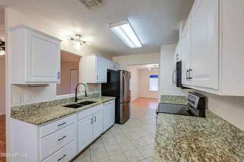 Kitchen - 1757 W Ray Ln, Apache Junction, AZ 85120 photo 1 of 5