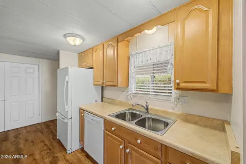Kitchen - 16210 N 33rd St, Phoenix, AZ 85032 photo 1 of 3