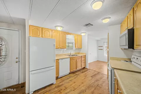 Kitchen - 16210 N 33rd St, Phoenix, AZ 85032 photo 2 of 3