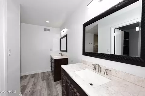 Bath - 1037 E Acoma Dr, Phoenix, AZ 85022 photo 4 of 8