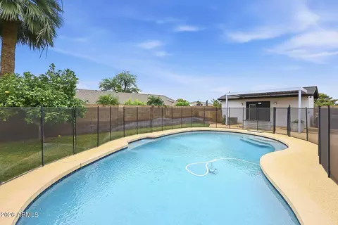 Exterior - 1037 E Acoma Dr, Phoenix, AZ 85022 photo 7 of 11