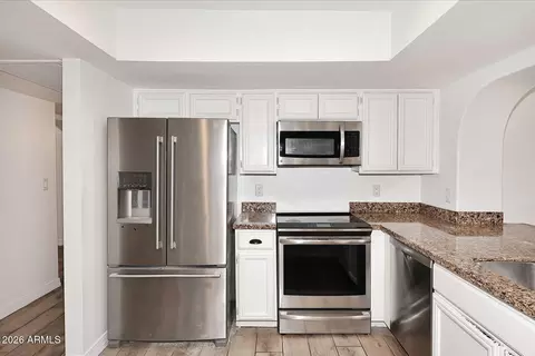 Kitchen - 1037 E Acoma Dr, Phoenix, AZ 85022 photo 3 of 4