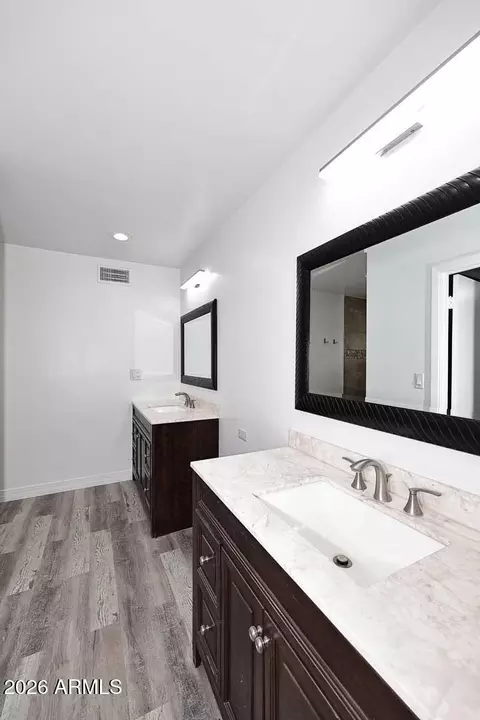 Bath - 1037 E Acoma Dr, Phoenix, AZ 85022 photo 5 of 8