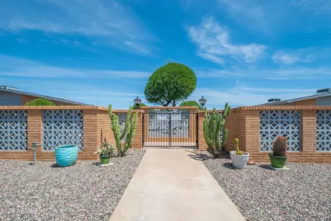 10654 W Coggins Dr, Sun City, AZ 85351