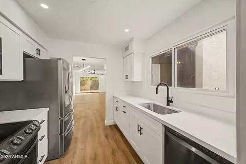 Kitchen - 1949 E Del Sur Dr, Tempe, AZ 85283 photo 2 of 4