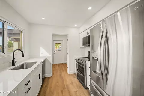 Kitchen - 1949 E Del Sur Dr, Tempe, AZ 85283 photo 1 of 4