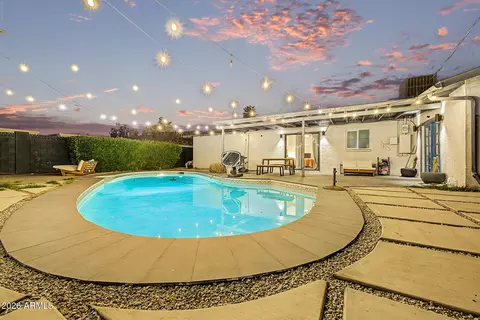 Exterior - 3925 W Krall St, Phoenix, AZ 85019 photo 1 of 7