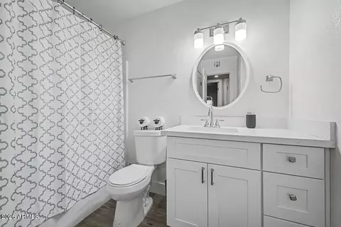 Bath - 3925 W Krall St, Phoenix, AZ 85019 photo 2 of 2