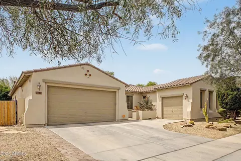 1741 W Bramble Berry Ln, Phoenix, AZ 85085