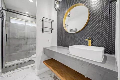 Bath - 127 E Pershing Ave, Phoenix, AZ 85022 photo 3 of 3