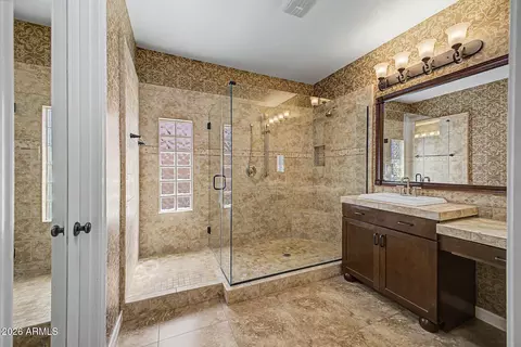 Bath - 2559 E Penedes Dr, Gilbert, AZ 85298 photo 3 of 8