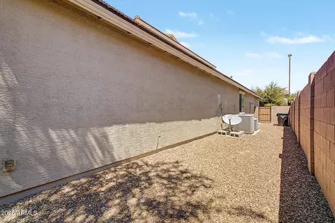 Exterior - 2559 E Penedes Dr, Gilbert, AZ 85298 photo 11 of 14