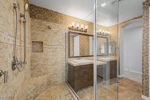 Bath - 2559 E Penedes Dr, Gilbert, AZ 85298 photo 6 of 8
