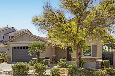 Exterior - 2559 E Penedes Dr, Gilbert, AZ 85298 photo 5 of 14