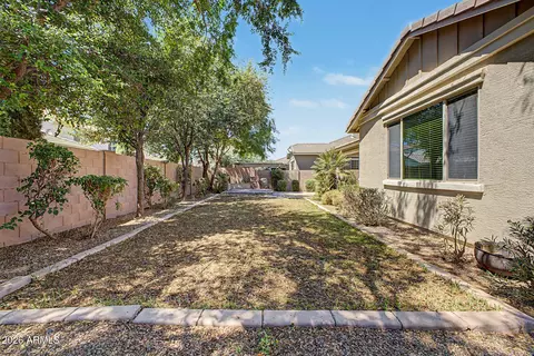 Exterior - 2559 E Penedes Dr, Gilbert, AZ 85298 photo 12 of 14