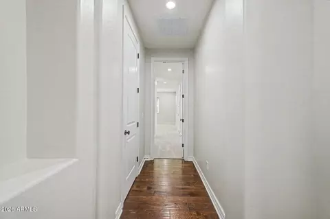Entry Way - 2559 E Penedes Dr, Gilbert, AZ 85298 photo 5 of 6