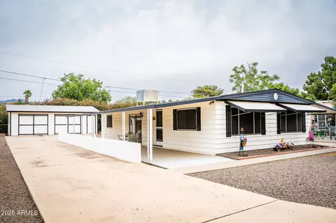 34465 S K Field Rd, Black Canyon City, AZ 85324