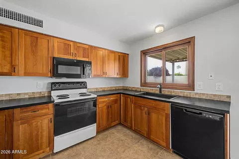 Kitchen - 2222 E Marconi Ave, Phoenix, AZ 85022 photo 2 of 3
