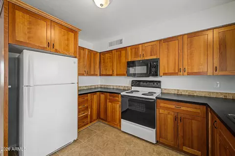 Kitchen - 2222 E Marconi Ave, Phoenix, AZ 85022 photo 3 of 3