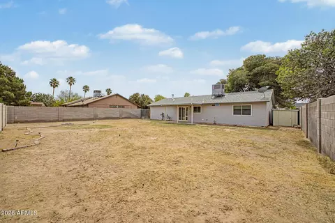 Exterior - 2222 E Marconi Ave, Phoenix, AZ 85022 photo 6 of 7