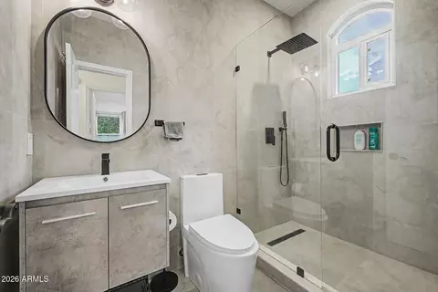Bath - 1570 E Horseshoe Ave, Gilbert, AZ 85296 photo 5 of 6