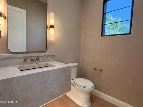 Bath - 4844 E Amelia Ave, Phoenix, AZ 85018 photo 1 of 1