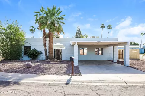 10215 N 35th Dr, Phoenix, AZ 85051